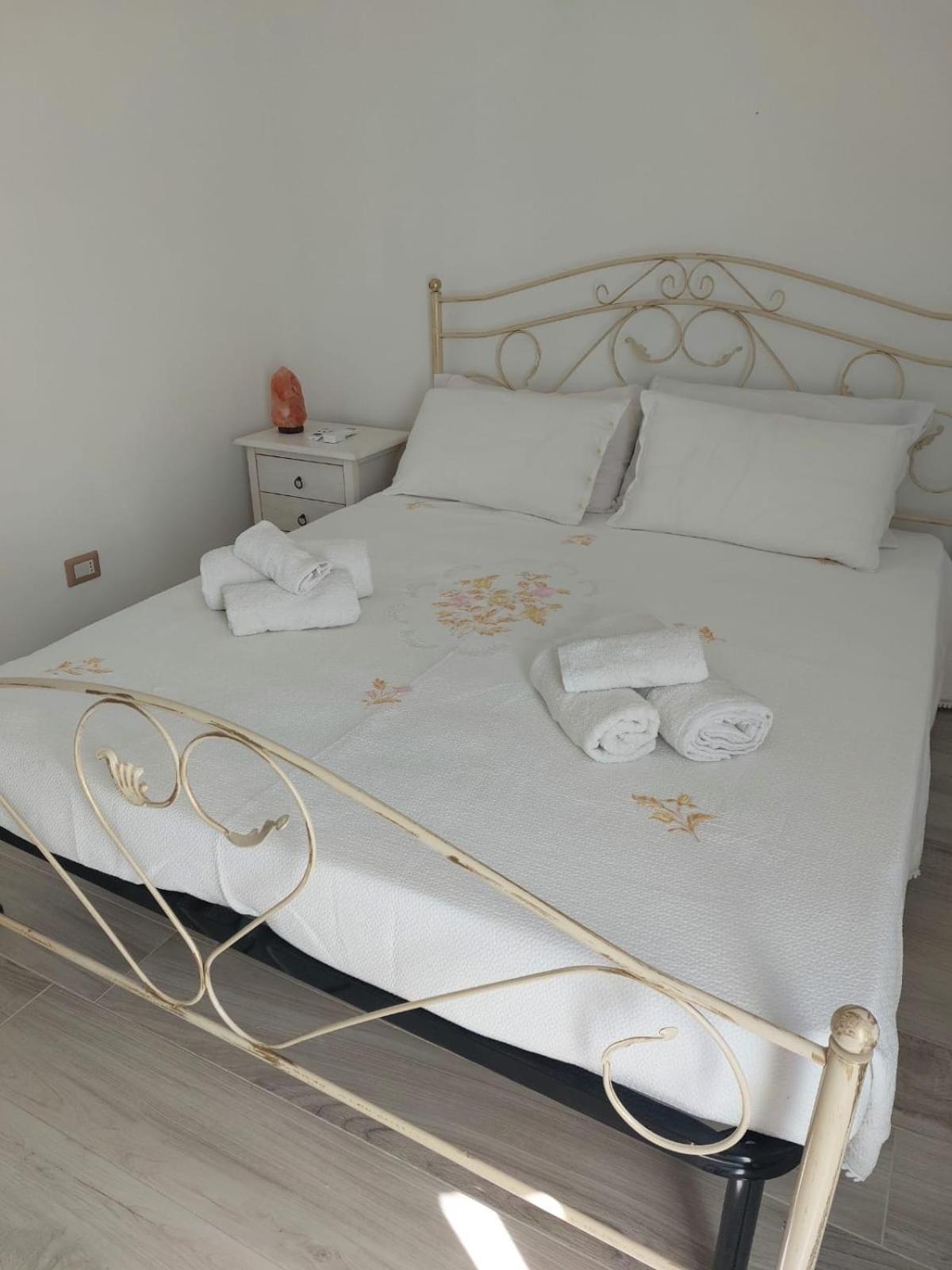 Bed and Breakfast La Terrazza Di Rosalba Монополи Экстерьер фото